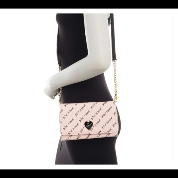 Powder Pink Betsey Johnson Purse. - Picture 2 of 4